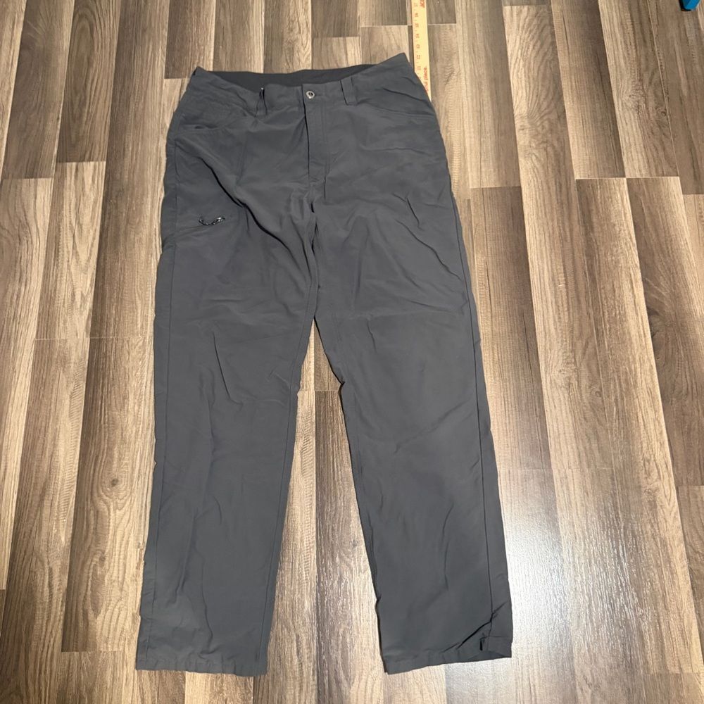 Patagonia Men's Gorpcore Dark Gray Cargo Quick Dry Pants size 35.